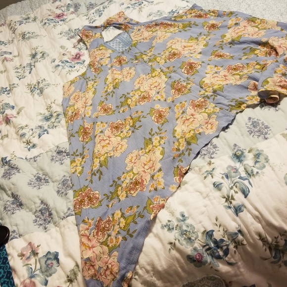 Floral Tank Top - Picture 4 of 4